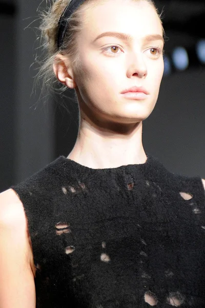 Look 14